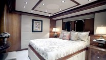 HERITAGE III -  Queen Cabin